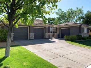 27 Plum Hollow Drive, Henderson, NV 89052