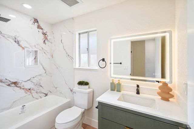5050 Lakeview Cir, Fairfield, CA 94534