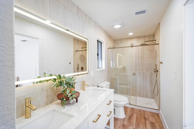 5050 Lakeview Cir, Fairfield, CA 94534