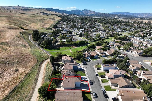 5050 Lakeview Cir, Fairfield, CA 94534