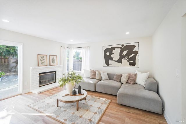 5050 Lakeview Cir, Fairfield, CA 94534
