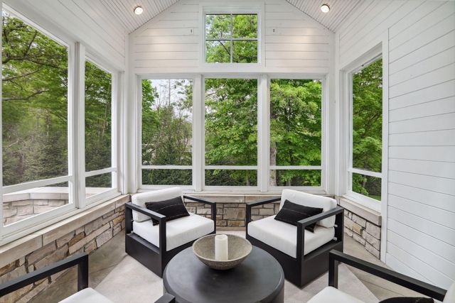 2112 Meeting Street, Minnetonka, MN 55391