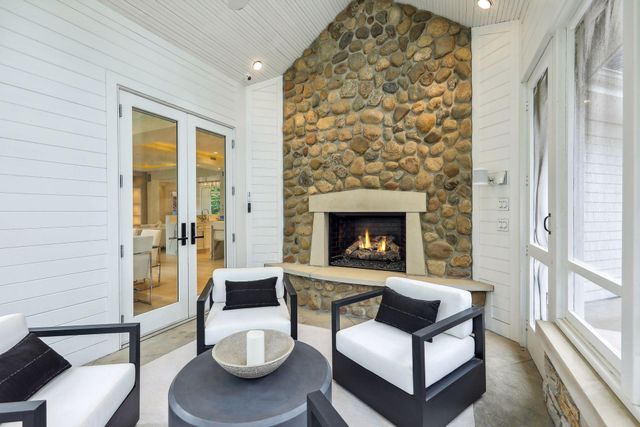 2112 Meeting Street, Minnetonka, MN 55391