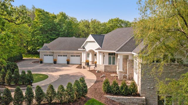 2112 Meeting Street, Minnetonka, MN 55391