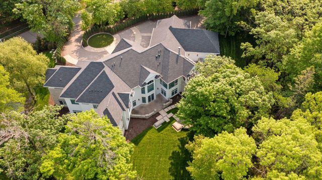 2112 Meeting Street, Minnetonka, MN 55391