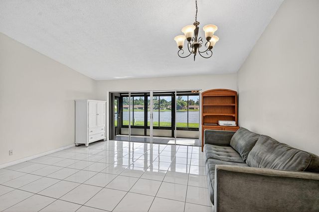 20 Camden Lane, Boynton Beach, FL 33426