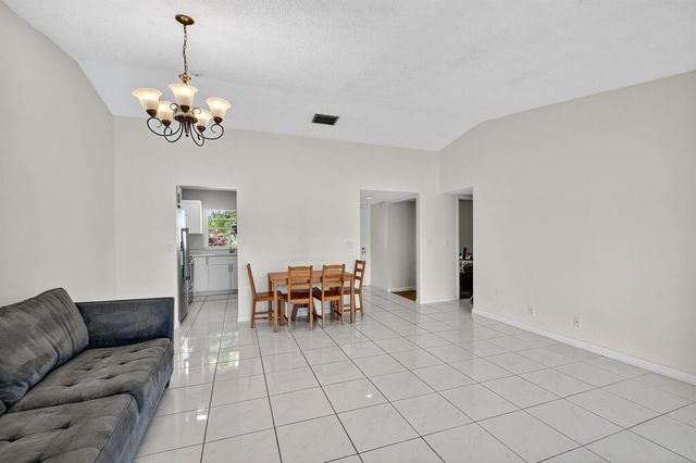20 Camden Lane, Boynton Beach, FL 33426