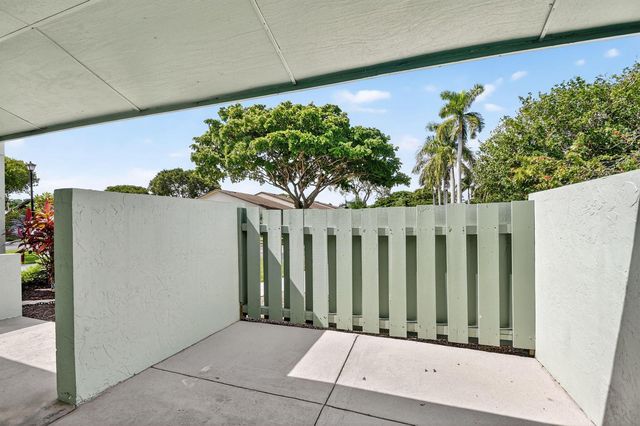20 Camden Lane, Boynton Beach, FL 33426