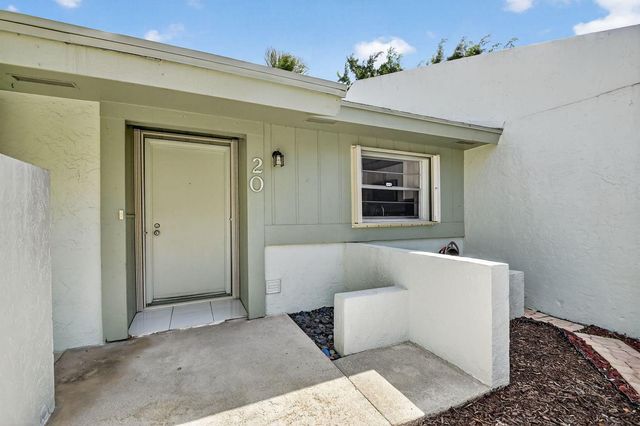 20 Camden Lane, Boynton Beach, FL 33426