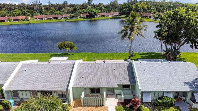 20 Camden Lane, Boynton Beach, FL 33426