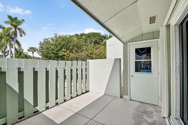 20 Camden Lane, Boynton Beach, FL 33426