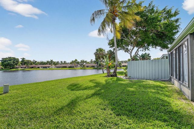 20 Camden Lane, Boynton Beach, FL 33426