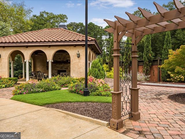 120 via roma, Woodstock, GA 30188