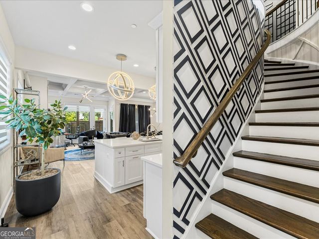 120 via roma, Woodstock, GA 30188