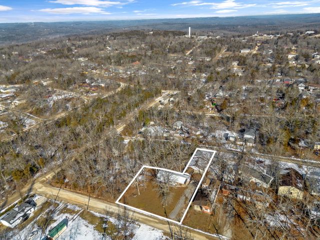 4013 White Oak Road, Merriam Woods, MO 65740