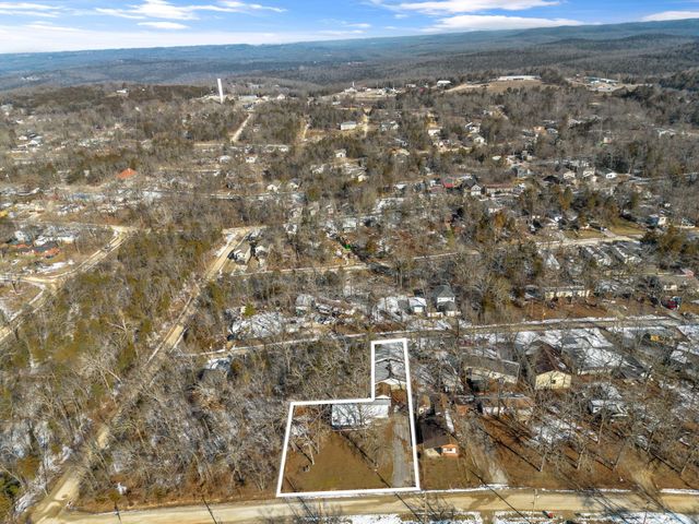 4013 White Oak Road, Merriam Woods, MO 65740