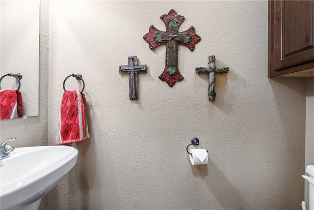 402 Deacon Drive W, College Station, TX 77845