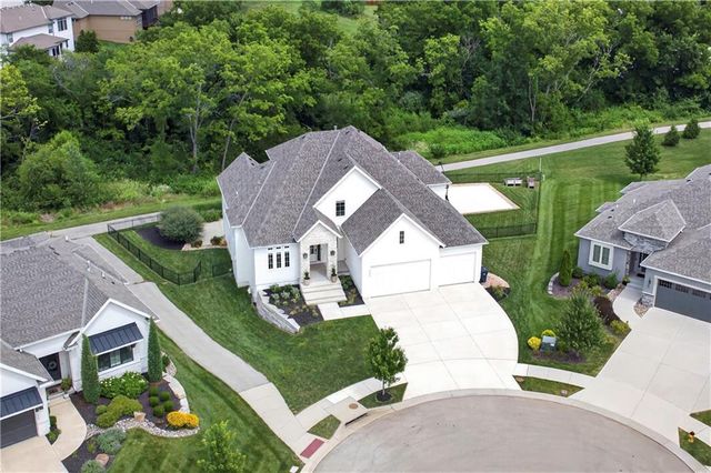 15410 W 166th Terrace, Olathe, KS 66062