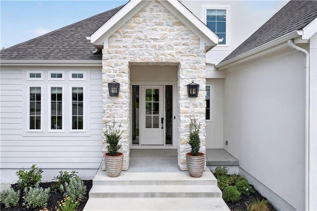 15410 W 166th Terrace, Olathe, KS 66062