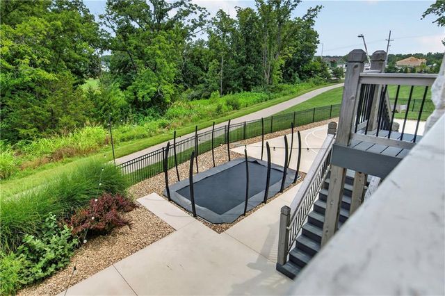 15410 W 166th Terrace, Olathe, KS 66062