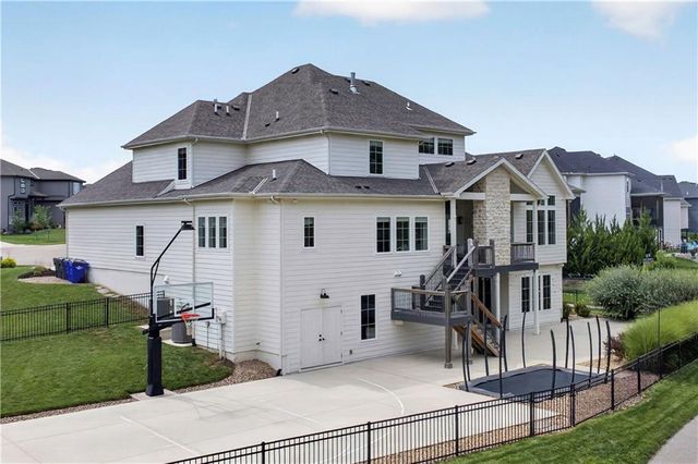 15410 W 166th Terrace, Olathe, KS 66062
