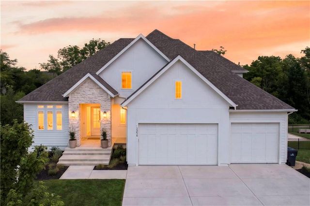 15410 W 166th Terrace, Olathe, KS 66062