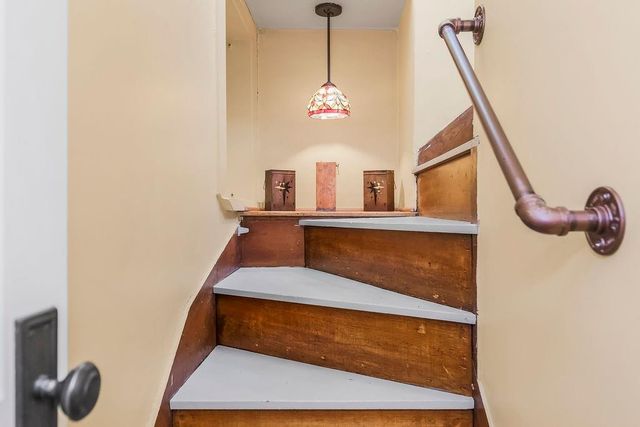 1024 S Broadway Street, Leavenworth, KS 66048