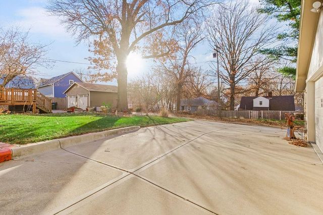 1024 S Broadway Street, Leavenworth, KS 66048