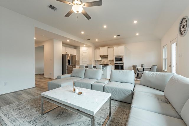 2816 Oakheath Crest Court, Pearland, TX 77089