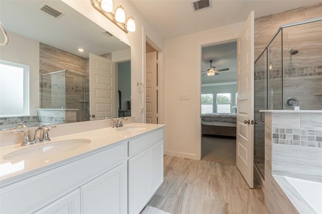 2816 Oakheath Crest Court, Pearland, TX 77089