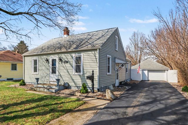 2421 Parchmount Avenue, Kalamazoo City, MI 49004