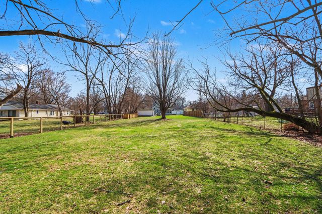 2421 Parchmount Avenue, Kalamazoo City, MI 49004