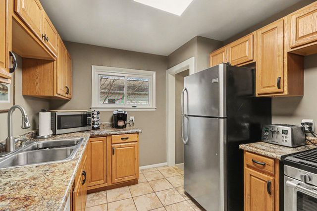 2421 Parchmount Avenue, Kalamazoo City, MI 49004