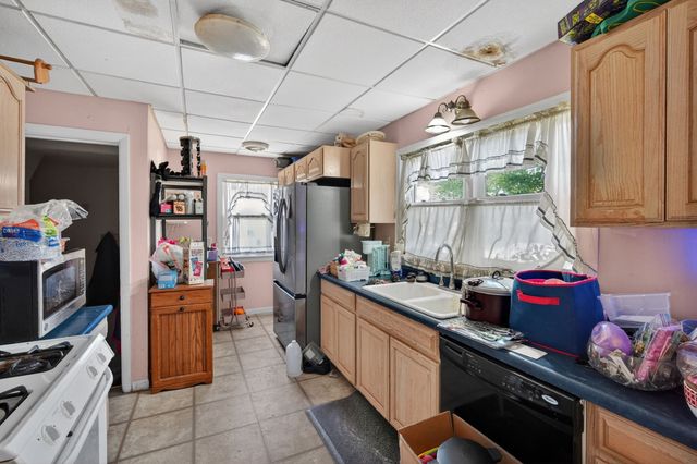 2803 E Grand Avenue, Des Moines, IA 50317