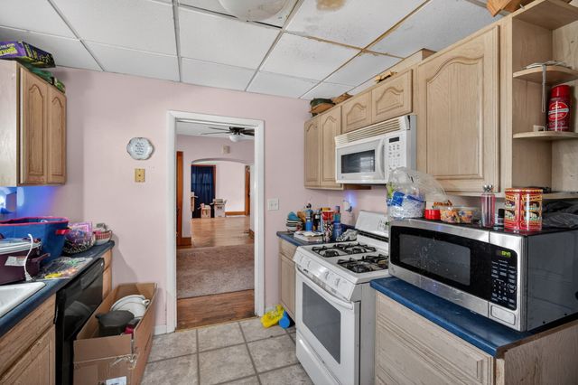 2803 E Grand Avenue, Des Moines, IA 50317