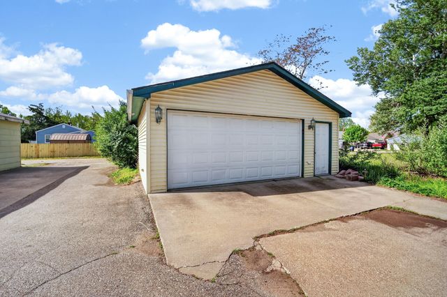2803 E Grand Avenue, Des Moines, IA 50317