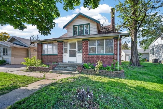 2803 E Grand Avenue, Des Moines, IA 50317