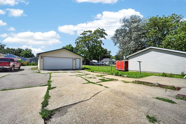 2803 E Grand Avenue, Des Moines, IA 50317