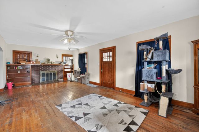 2803 E Grand Avenue, Des Moines, IA 50317