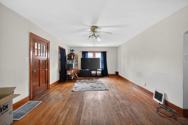 2803 E Grand Avenue, Des Moines, IA 50317