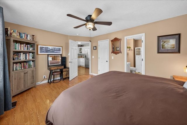 5700 Amalie Dr, Nashville, TN 37211