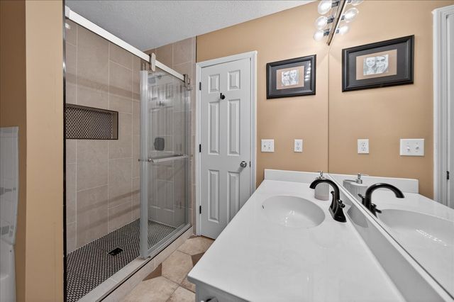 5700 Amalie Dr, Nashville, TN 37211