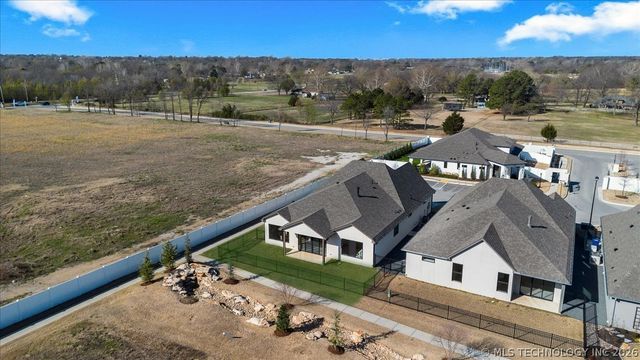 1203 N 71st Place, Broken Arrow, OK 74014