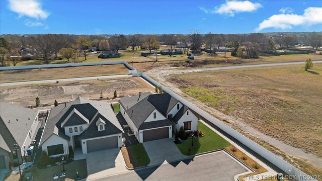 1203 N 71st Place, Broken Arrow, OK 74014