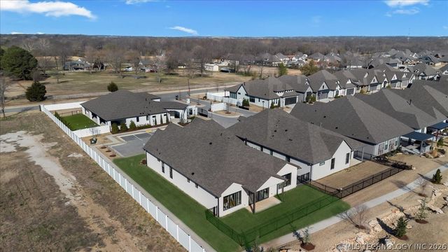 1203 N 71st Place, Broken Arrow, OK 74014