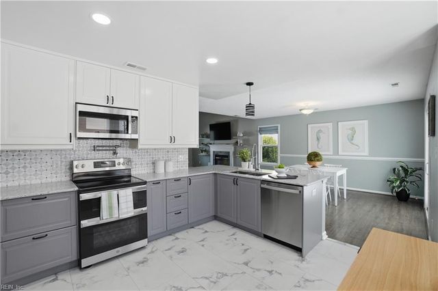 1765 Edgestone CT, Virginia Beach, VA 23453