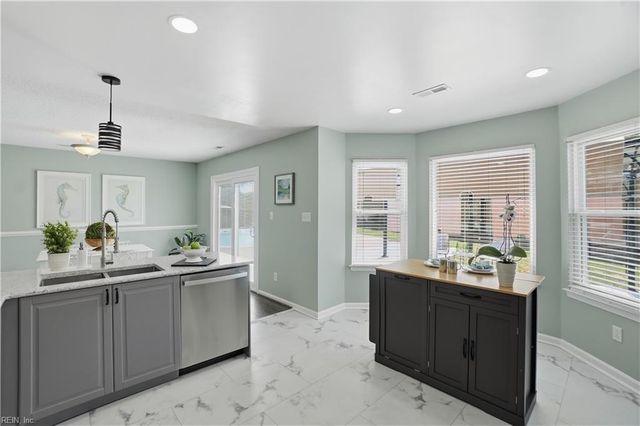 1765 Edgestone CT, Virginia Beach, VA 23453