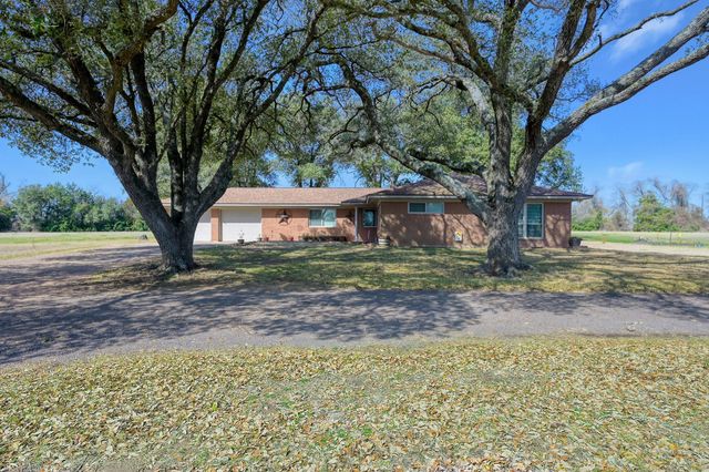 14826 Fm 1452 W, Normangee, TX 77871