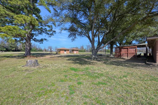 14826 Fm 1452 W, Normangee, TX 77871
