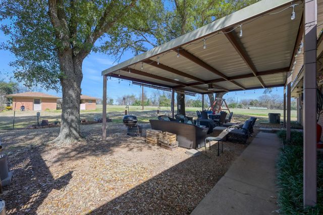 14826 Fm 1452 W, Normangee, TX 77871